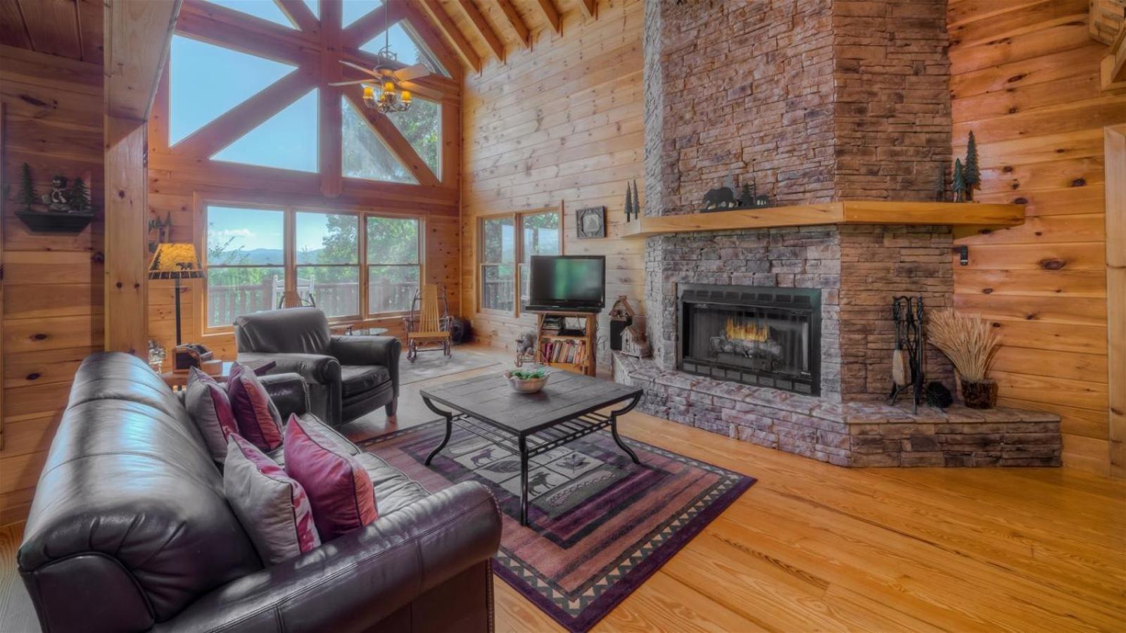 Pinecrest Lodge - Views In Aska Adventure Area 블루리지 외부 사진